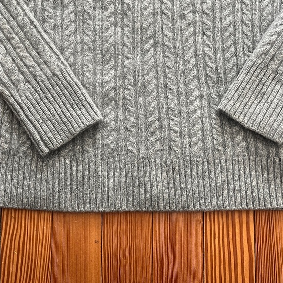 Brooks Brothers cashmere sweater - Picture 3 of 6